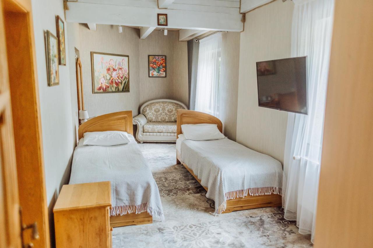 Hotel Velyka Vedmedytsya Yaremche Ngoại thất bức ảnh