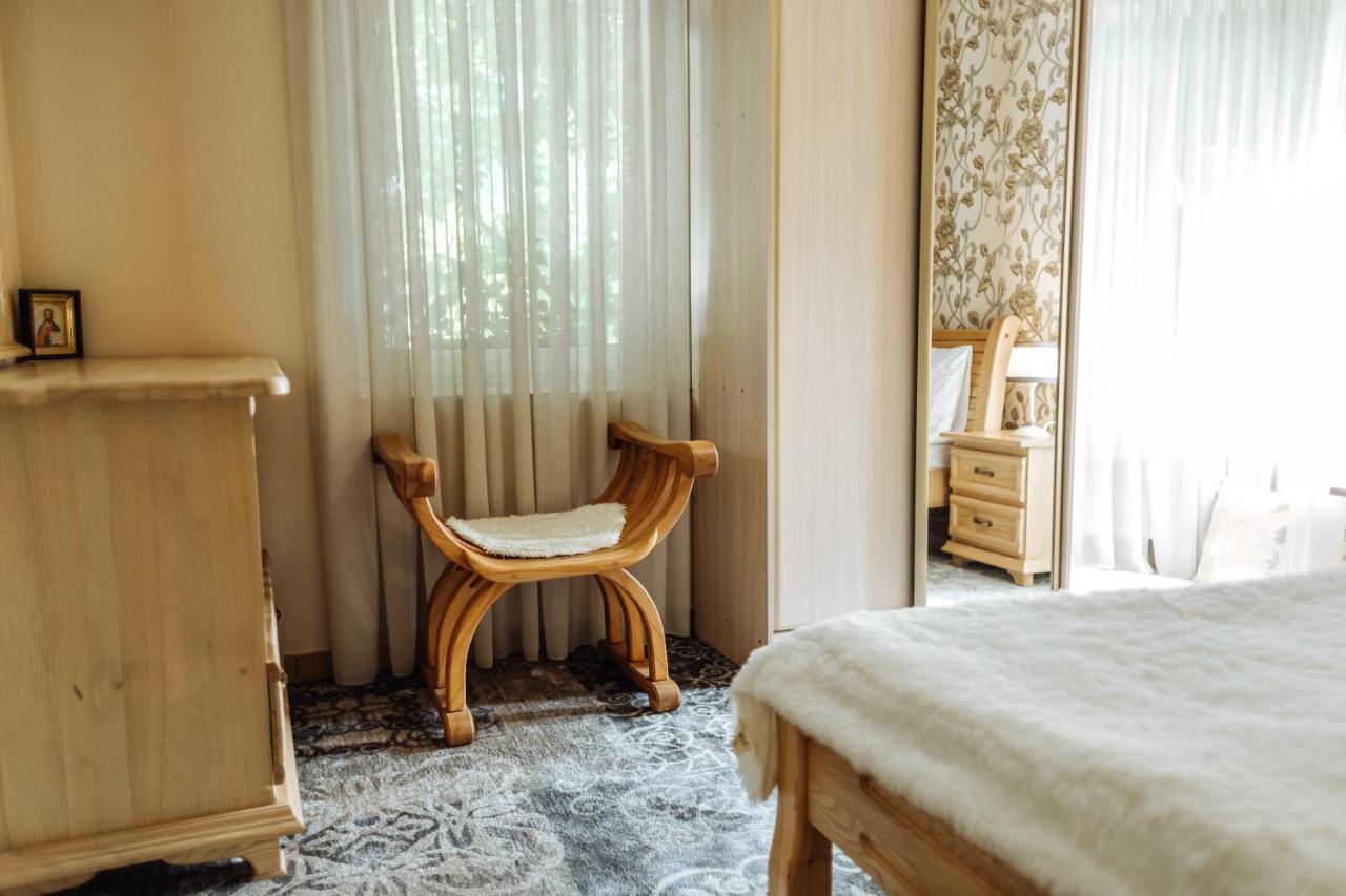 Hotel Velyka Vedmedytsya Yaremche Ngoại thất bức ảnh
