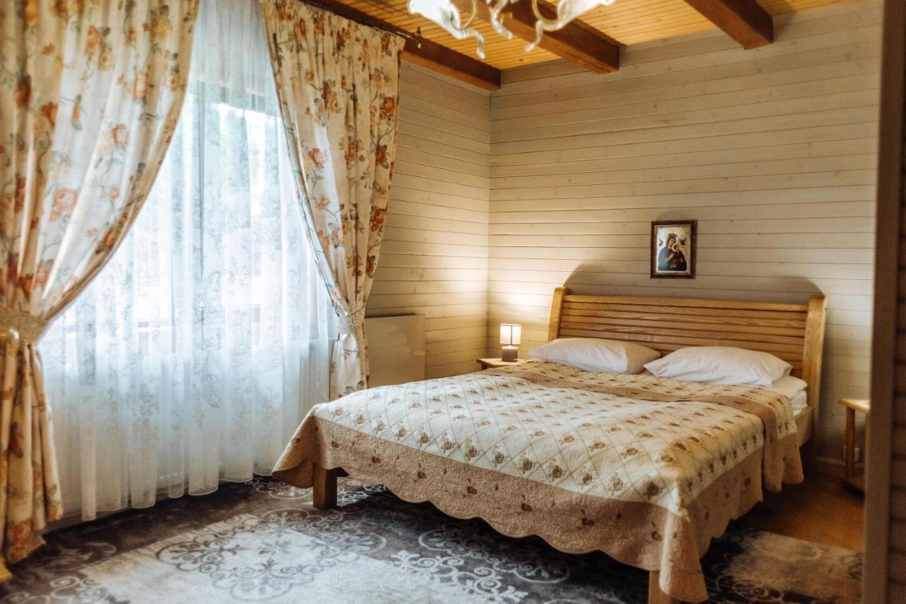 Hotel Velyka Vedmedytsya Yaremche Ngoại thất bức ảnh