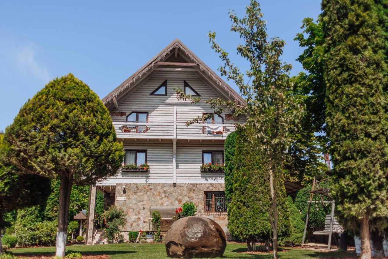 Hotel Velyka Vedmedytsya Yaremche Ngoại thất bức ảnh