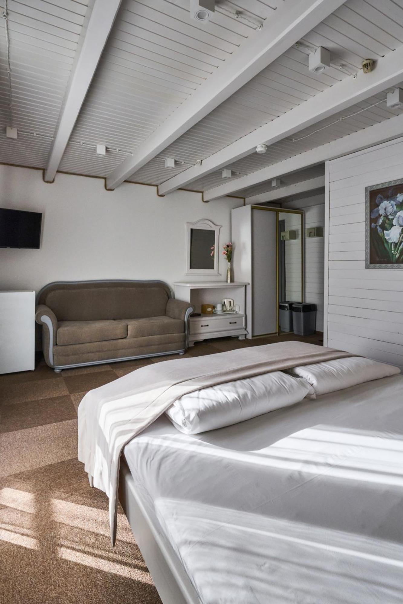 Hotel Velyka Vedmedytsya Yaremche Ngoại thất bức ảnh